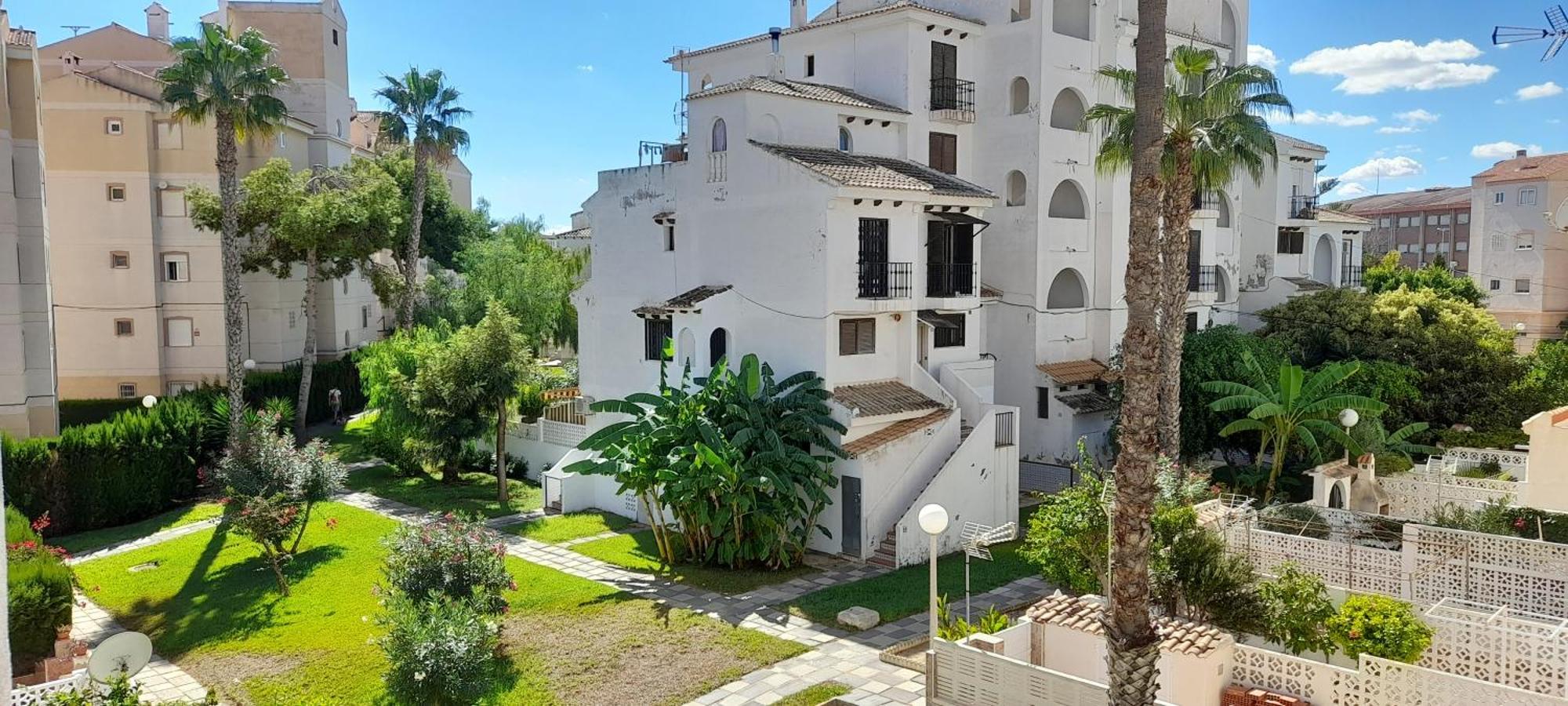 Apartment Locos With Balcony And Wi-fi Torrevieja