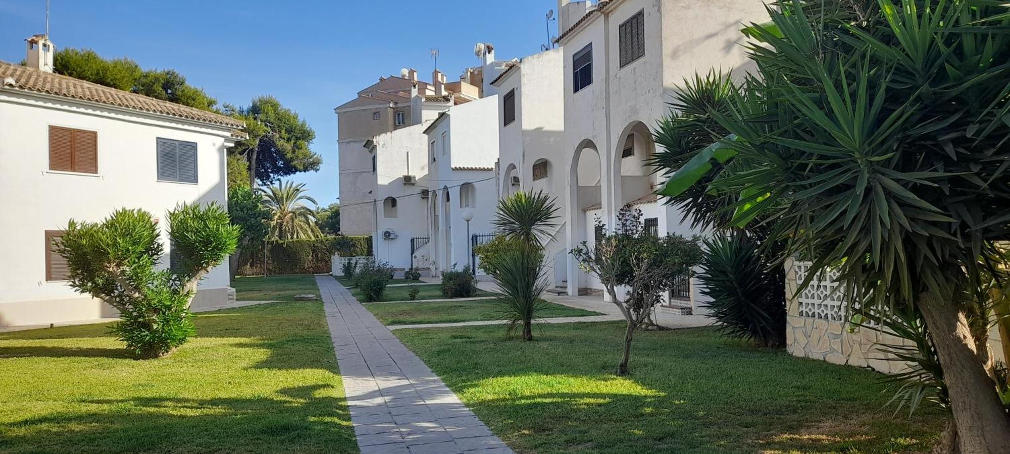 Apartment Locos With Balcony And Wi-fi Torrevieja